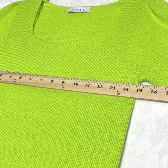 Moodie Short Sleeve Sweater Lime Green sz Small Square Neck Puff Sleeve SOFT - Picture 7 of 10